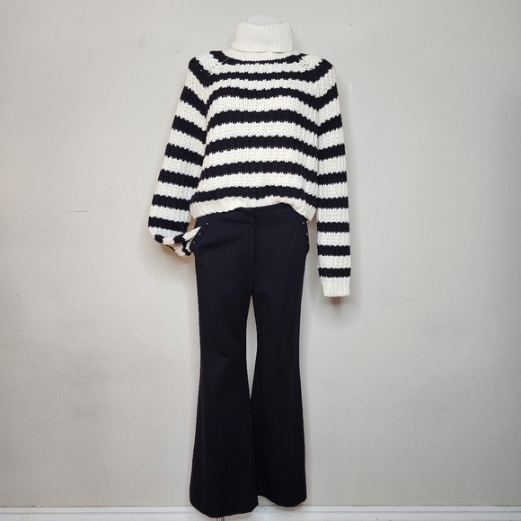 Forever 21 Striped Black and Cream Turtleneck Sweater Size Large - Picture 8 of 11